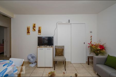 Sala de apartamento para alugar com 3 quartos, 68m² em Buritis, Belo Horizonte