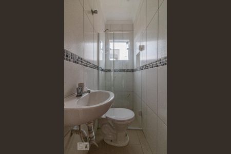 Banheiro de kitnet/studio para alugar com 1 quarto, 40m² em Rudge Ramos, São Bernardo do Campo