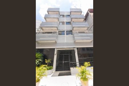 Apartamento para alugar com 70m², 2 quartos e 1 vagaFachada