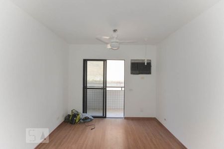 Apartamento para alugar com 70m², 2 quartos e 1 vagaSala