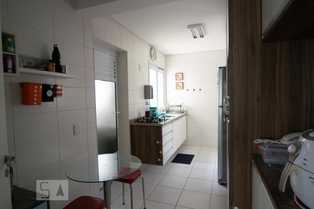Apartamento à venda com 97m², 2 quartos e 2 vagasCozinha