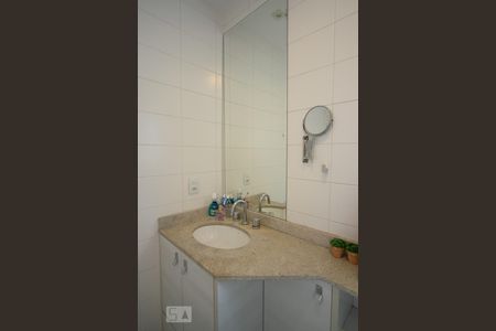 Apartamento à venda com 97m², 2 quartos e 2 vagasBanheiro da Suíte