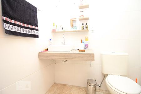 Lavabo de casa de condomínio à venda com 6 quartos, 250m² em Bom Jesus, Porto Alegre