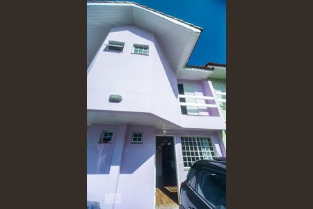 Casa de condomínio para alugar com 88m², 2 quartos e 2 vagasFachada