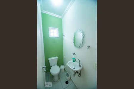 Casa de condomínio para alugar com 88m², 2 quartos e 2 vagasLavabo