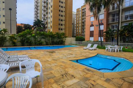 Apartamento à venda com 68m², 3 quartos e 1 vagaÁrea comum - Piscina