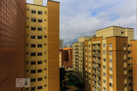Apartamento à venda com 68m², 3 quartos e 1 vagaÁrea de Serviço Vista