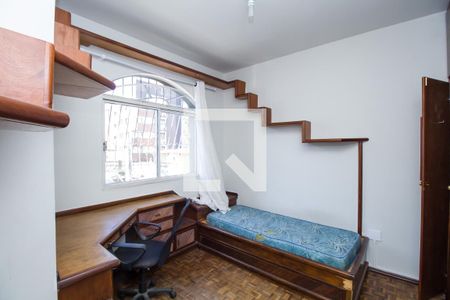 Apartamento à venda com 317m², 4 quartos e 2 vagas Apartamento à venda com 317m², 4 quartos e 2 vagasQuarto