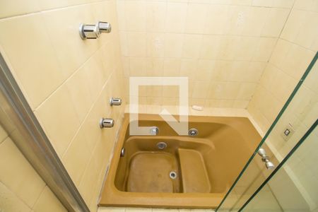 Apartamento à venda com 317m², 4 quartos e 2 vagas Apartamento à venda com 317m², 4 quartos e 2 vagasBanheiro da Suíte 3 - Segundo Andar