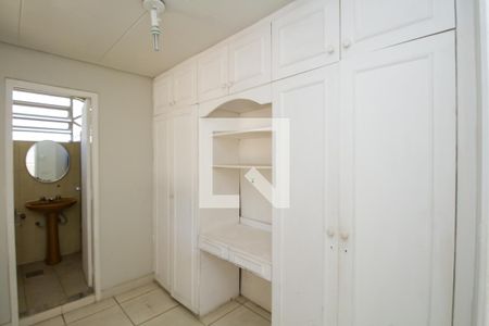 Apartamento à venda com 317m², 4 quartos e 2 vagas Apartamento à venda com 317m², 4 quartos e 2 vagasSuíte 3 - Segundo Andar
