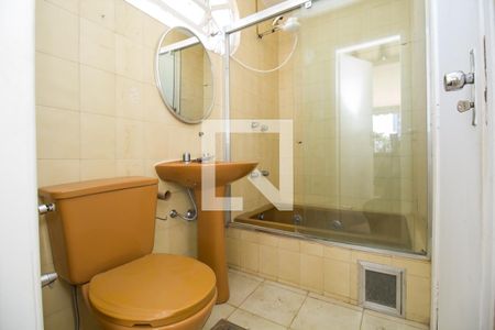 Apartamento à venda com 317m², 4 quartos e 2 vagas Apartamento à venda com 317m², 4 quartos e 2 vagasBanheiro da Suíte 3 - Segundo Andar