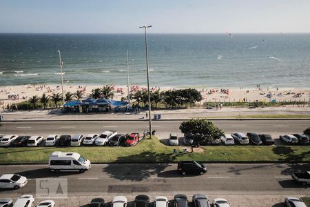 Apartamento à venda com 96m², 2 quartos e 2 vagas Apartamento à venda com 96m², 2 quartos e 2 vagasVista