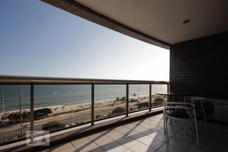 Apartamento à venda com 96m², 2 quartos e 2 vagas Apartamento à venda com 96m², 2 quartos e 2 vagasVaranda