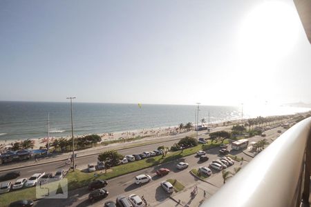 Apartamento à venda com 96m², 2 quartos e 2 vagas Apartamento à venda com 96m², 2 quartos e 2 vagasVista