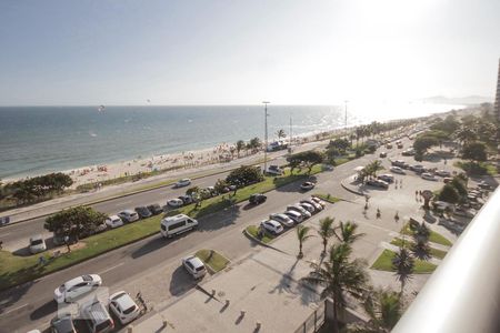 Apartamento à venda com 96m², 2 quartos e 2 vagas Apartamento à venda com 96m², 2 quartos e 2 vagasVista