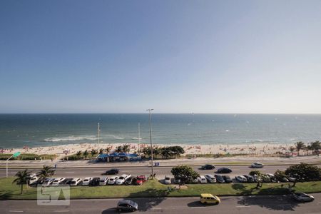 Apartamento à venda com 96m², 2 quartos e 2 vagas Apartamento à venda com 96m², 2 quartos e 2 vagasVista