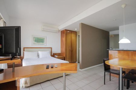 Sala de apartamento à venda com 2 quartos, 96m² em Barra da Tijuca, Rio de Janeiro