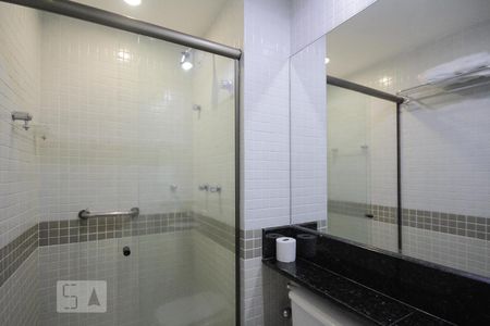 Apartamento à venda com 96m², 2 quartos e 2 vagas Apartamento à venda com 96m², 2 quartos e 2 vagasBanheiro da Suíte 2