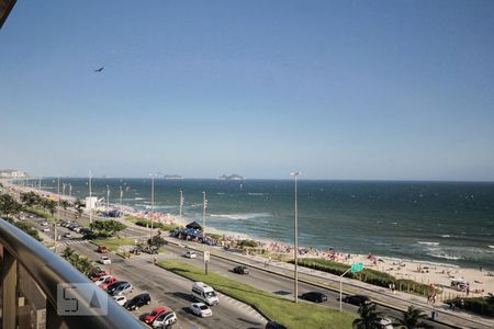 Apartamento à venda com 96m², 2 quartos e 2 vagas Apartamento à venda com 96m², 2 quartos e 2 vagasVista