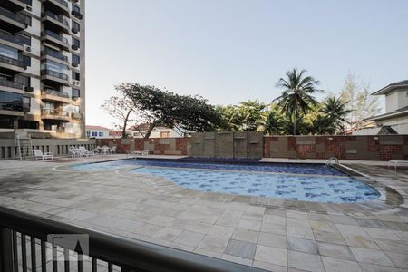 Apartamento à venda com 96m², 2 quartos e 2 vagas Apartamento à venda com 96m², 2 quartos e 2 vagasÁrea comum - Piscina
