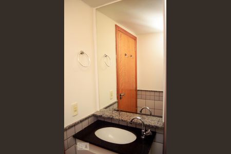 Banheiro de apartamento para alugar com 1 quarto, 27m² em Taguatinga Sul (taguatinga), Brasília