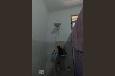 banheiro social de apartamento à venda com 2 quartos, 72m² em São João, Porto Alegre