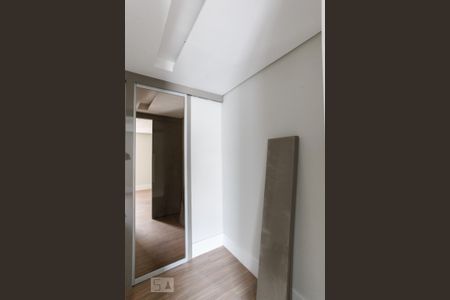Apartamento à venda com 77m², 2 quartos e 1 vaga Apartamento à venda com 77m², 2 quartos e 1 vagaCloset da Suíte 1