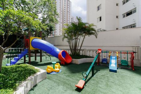 Apartamento à venda com 77m², 2 quartos e 1 vaga Apartamento à venda com 77m², 2 quartos e 1 vagaÁrea Comum - Playground