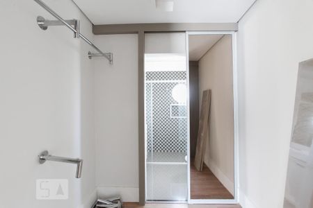 Apartamento à venda com 77m², 2 quartos e 1 vaga Apartamento à venda com 77m², 2 quartos e 1 vagaCloset da Suíte 1