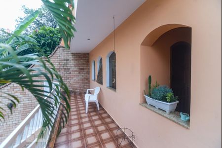 Casa à venda com 347m², 5 quartos e 4 vagas Casa à venda com 347m², 5 quartos e 4 vagasÁrea Externa