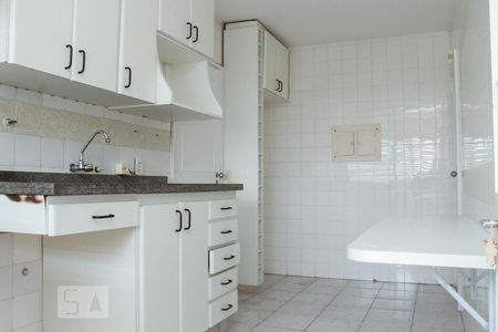 Apartamento à venda com 94m², 2 quartos e 1 vagaCozinha - Armários