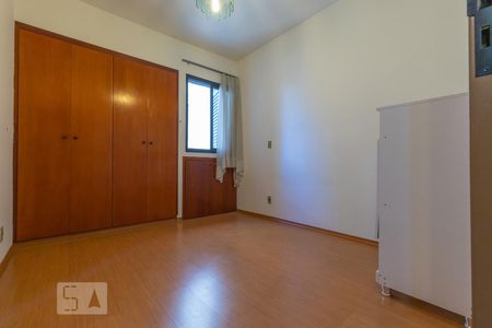 Quarto de apartamento à venda com 1 quarto, 63m² em Centro, Campinas