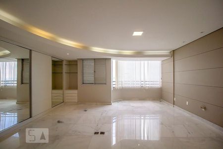 Sala de Apartamento com 3 quartos, 240m² Gutierrez