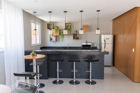 Apartamento para alugar com 34m², 2 quartos e sem vagaÁrea comum - Salão de festas