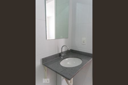 Apartamento para alugar com 34m², 2 quartos e sem vagaBanheiro