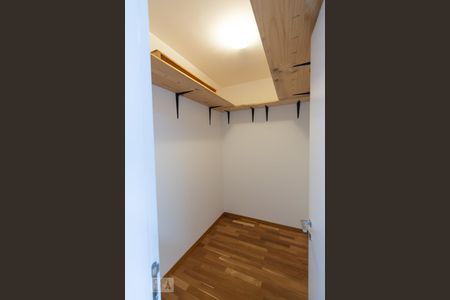 Apartamento à venda com 138m², 3 quartos e 2 vagasQuarto e Serviço