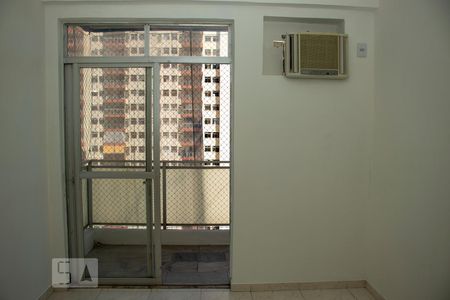 Quarto de apartamento à venda com 3 quartos, 89m² em Barra da Tijuca, Rio de Janeiro