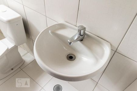 Banheiro  de casa de condomínio para alugar com 1 quarto, 30m² em Quarta Parada, São Paulo