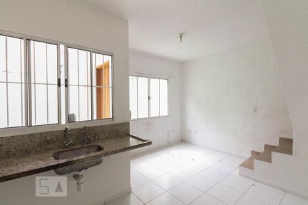 Sala/Cozinha  de casa de condomínio para alugar com 1 quarto, 30m² em Quarta Parada, São Paulo