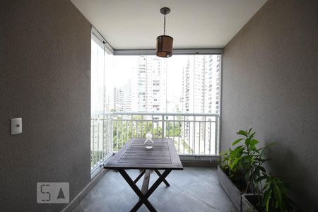 Apartamento para alugar com 57m², 2 quartos e 1 vaga Apartamento para alugar com 57m², 2 quartos e 1 vagaVaranda
