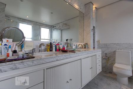 Apartamento à venda com 360m², 4 quartos e 5 vagasSuíte Casal