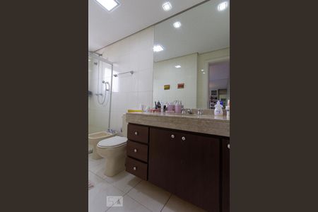 Apartamento à venda com 360m², 4 quartos e 5 vagasBanheiro da Suíte 3