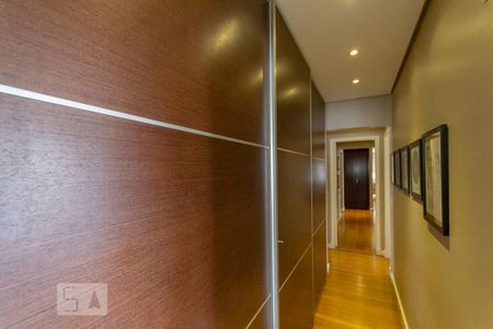 Apartamento à venda com 360m², 4 quartos e 5 vagasCorredor