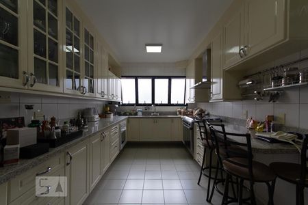 Apartamento à venda com 360m², 4 quartos e 5 vagasCozina