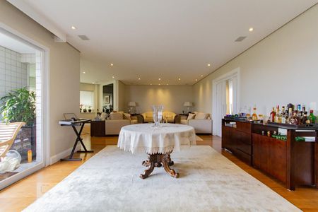 Apartamento à venda com 360m², 4 quartos e 5 vagasSala