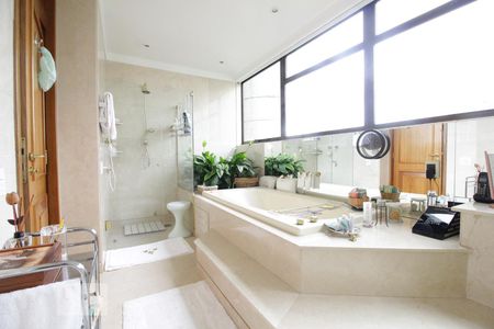 Apartamento à venda com 520m², 4 quartos e 4 vagasBanheiro da suíte 3