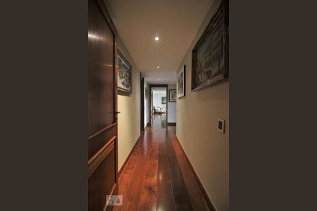 Apartamento à venda com 520m², 4 quartos e 4 vagasCorredor