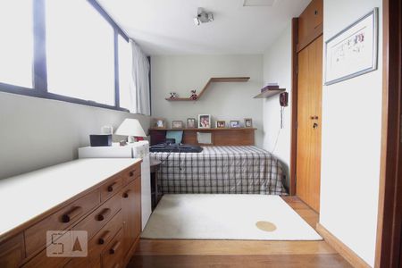 Apartamento à venda com 520m², 4 quartos e 4 vagasQuarto