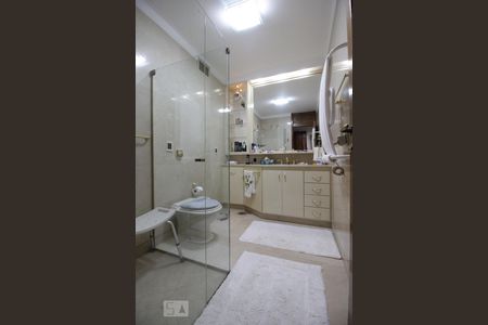 Apartamento à venda com 520m², 4 quartos e 4 vagasBanheiro da suíte 2