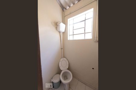 Casa à venda com 276m², 3 quartos e 4 vagas Casa à venda com 276m², 3 quartos e 4 vagasBanheiro de Serviço